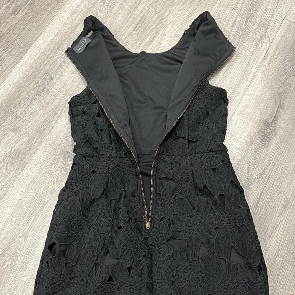 Lace Crochet ASTR The Black Label Women’s Black Sleeveless Midi Dress Medium - Picture 8 of 16